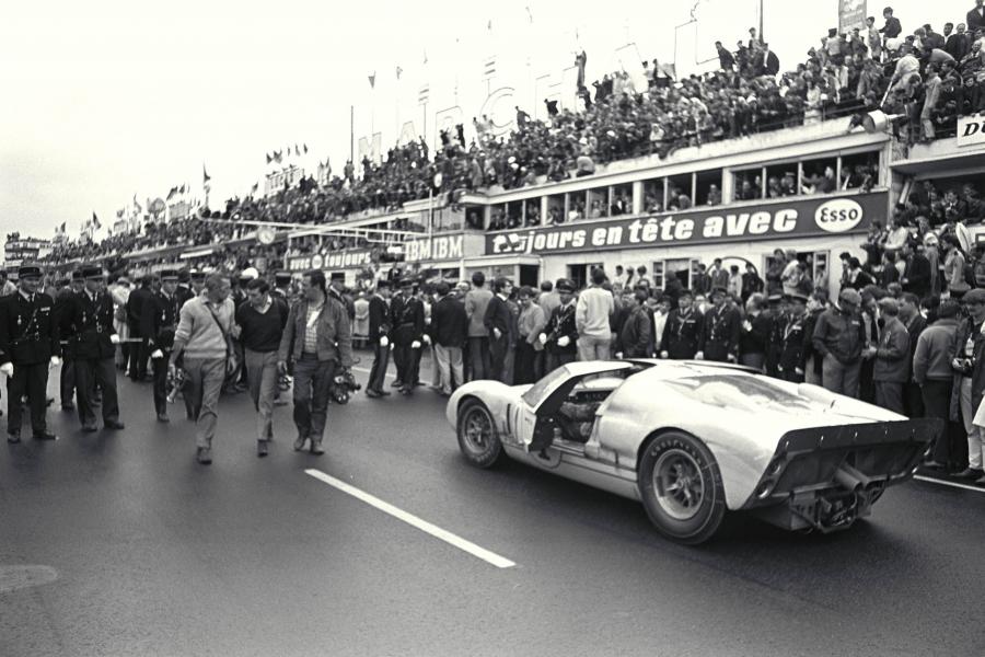  Ford GT40 (Mk II) 1965 года  (фото 38 из 118)